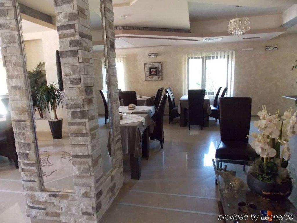 Guesthouse Vila Dnd نيسكا بانجا المظهر الخارجي الصورة