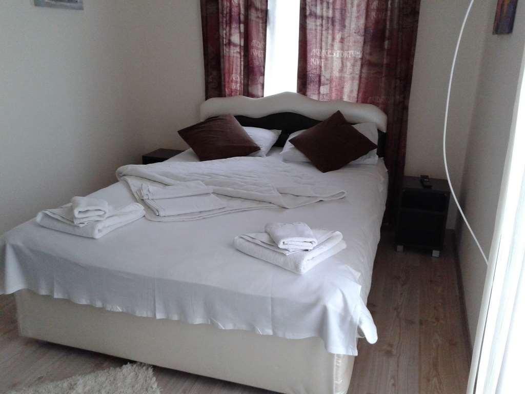 Guesthouse Vila Dnd نيسكا بانجا الغرفة الصورة