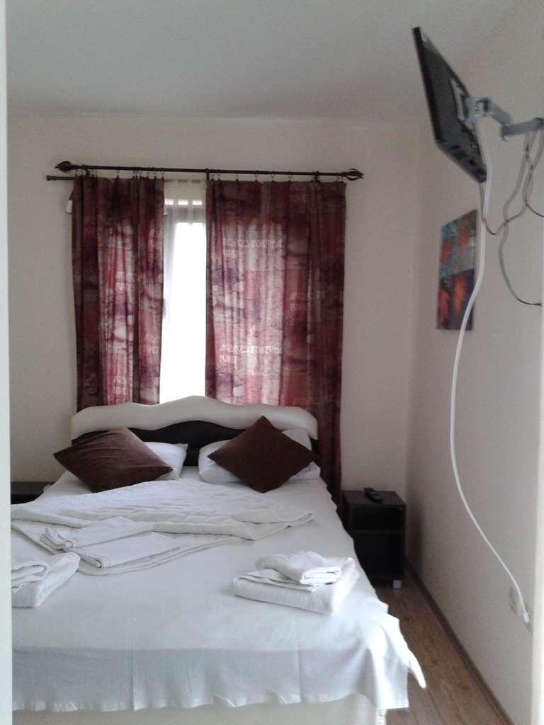 Guesthouse Vila Dnd نيسكا بانجا الغرفة الصورة